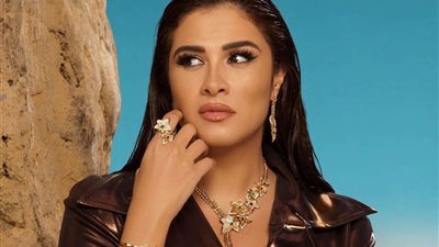 ما بين المسرح والسينما.. انطلاقات جديدة في حياة ياسمين عبد العزيز الفنية