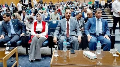 رئيس جامعة أسيوط الجديدة التكنولوجية يشيد بملتقى التوظيف والعمل الحر