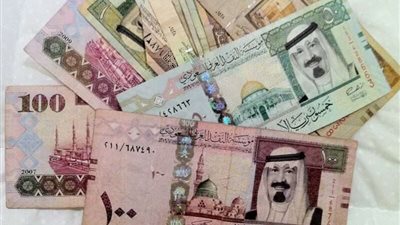 أسعار الريال السعودي والدينار الكويتي والدرهم الإماراتي بالبنوك اليوم 21 مايو 2024
