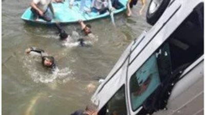 نزل يتخانق ونسي يشد الفرامل.. مفاجآت جديدة في حادث غرق ميكروباص بـ معدية أبو غالب (صور)