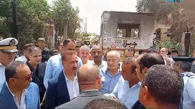 وصول محافظا الجيزة والمنوفية إلى موقع حادث غرق ميكروباص معدية أبو غالب