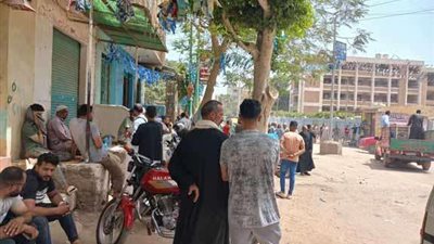 أهالي ضحايا حادث غرق ميكروباص معدية أبو غالب ينتظرون استلام الجثث من المشرحة (صور)