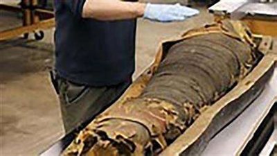 العثور على مومياء بجوار مزلقان في أسوان.. و«الآثار»: تستخدم في أغراض السحر الأسود