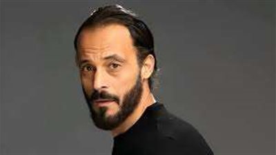 خاص | يوسف الشريف يدخل عالم الإنتاج بسبب 