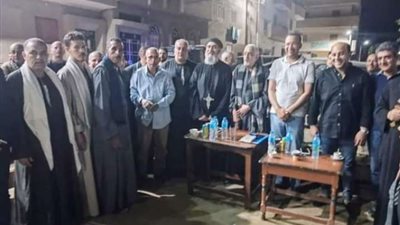 بالصور.. بلدنا اليوم ترصد جلسة عرفية بقرية دير بصرة بأسيوط