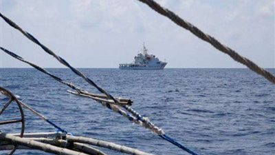 الصين تتهم مجموعة من الفلبينيين بتوجه أسلحتهم نحو قوات الحرس في المياه الإقليمية المتنازع عليها