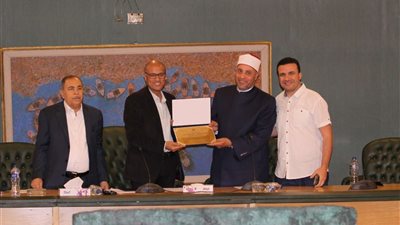 بحضور البلشي والزناتي تسليم تأشيرات بعثة الصحفيين قبل سفرها للأراضي المقدسة