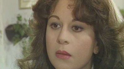 اندلاع حريق هائل داخل شقة الفنانة سمية الألفي بالجيزة