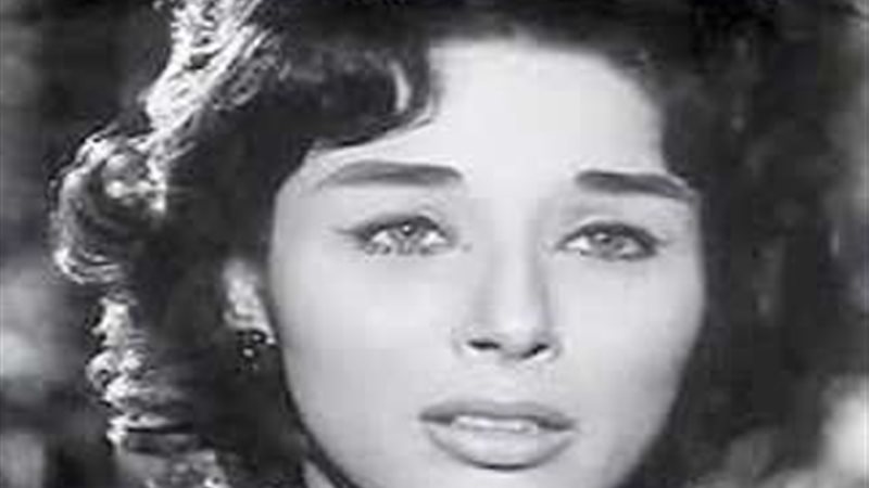 لبنى عبد العزيز