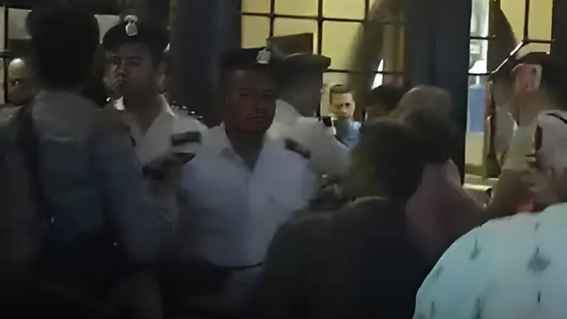 هتافات مناهضة ضد