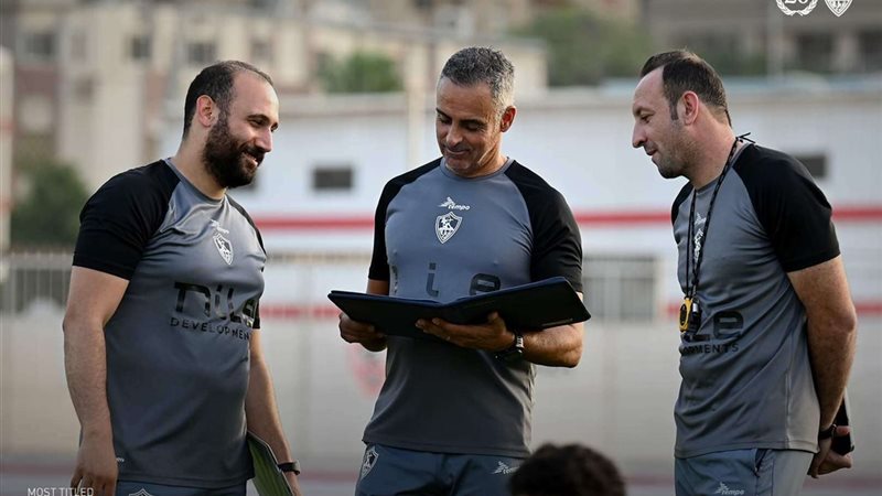 الجهاز الفني لنادي