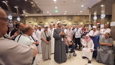 بالصور .. بعثة الحج بوزارة الداخلية تستقبل آخر فوج بالمدينة المنورة