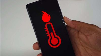 خبير تكنولوجيا المعلومات: ارتفاع درجات الحرارة في الصيف يؤثر على بطاريات الهواتف