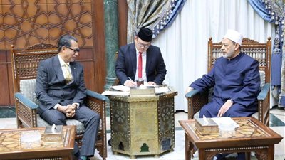 شيخ الأزهر: أبناء إندونيسيا الوافدون للدراسة في الأزهر طلاب علم بدرجة امتياز