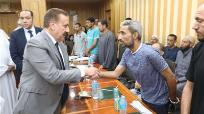 محافظ المنوفية يستقبل أسر ضحايا ومصابي حادث معدية أبو غالب