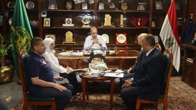 تفاصيل اجتماع محافظ القليوبية مع عدد من مسؤولي البنك الأهلي