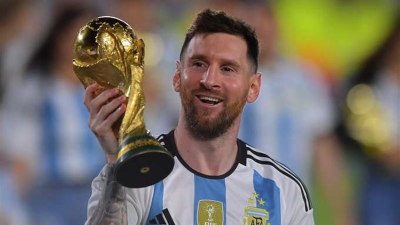 ميسي لاعب فريق إنتر