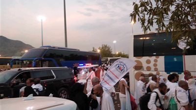عقب الغروب.. مغادرة حجاج الجمعيلت الأهلية للمزدلفة