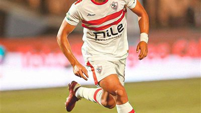 طبيب الزمالك: أحمد حمدي أجرى جراحة ناجحة.. وهذا موعد عودته إلى القاهرة