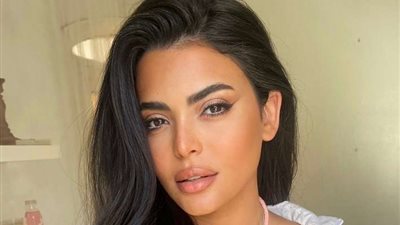 تعليق مفاجئ من أسماء جلال على تشبيهها بمايكل جاكسون