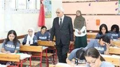 وزير التعليم يتفقد سير امتحانات الثانوية العامة ويشدد على الإجراءات الصارمة لمنع الغش