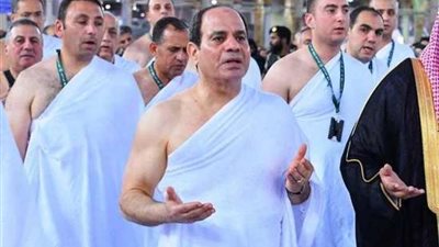 الرئيس السيسي يصل إلى جدة لأداء مناسك الحج