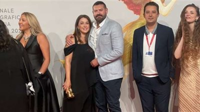 كندة علوش تكشف كواليس صورتها الشهيرة مع عمرو يوسف: 