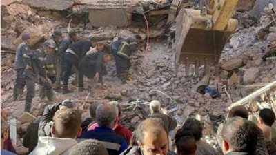 حتى الآن.. سقوط 14جثة و6 مصابين في حادث انهيار عقار أسيوط | أسماء