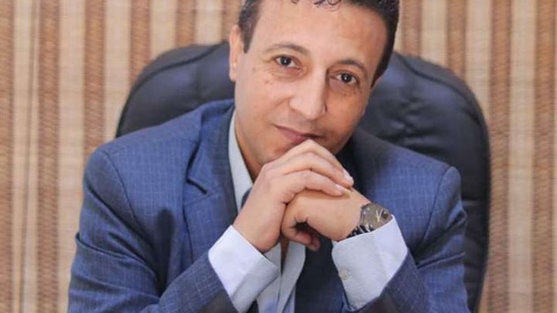 الكاتب الصحفي وليد