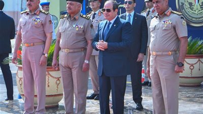 الرئيس السيسي يجري جولة تفقدية بالأكاديمية العسكرية