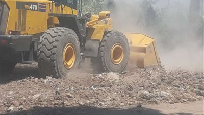 محافظ أسيوط يوجه بإزالة تجمعات قمامة خلال جولته الميدانية بمركز الفتح