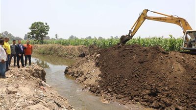 محافظ المنوفية يدشن بدء أعمال تغطية مصرف 