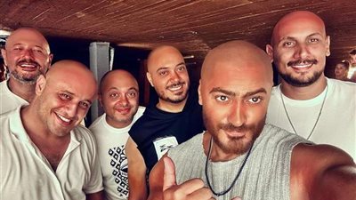 تامر حسني يمازح جمهوره: 