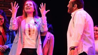 خاص | رانيا فريد شوقي: تلقيت دروس غناء واستعراض من أجل مسرحية 