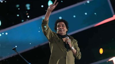 ممنوع الدخول حاملًا طعامك.. شروط حفل محمد منير في مهرجان العلمين