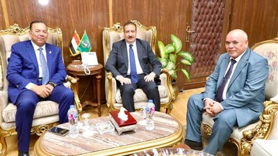 أبو ليمون يستقبل رؤساء جامعات المنوفية والدلتا التكنولوجية والمنصورة الجديدة لتقديم التهنئة عقب تجديد الثقة له