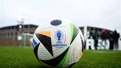 تتخذ قرارات تحكيمية أسرع وأكثر دقة.. أبرز معلومات عن الكرة الرسمية لنصف نهائي يورو 2024