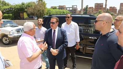 محافظ المنوفية يتفقد مركز خدمة عملاء شركة مياه الشرب والصرف الصحي وأعمال تطوير كورنيش شنوان الجديد