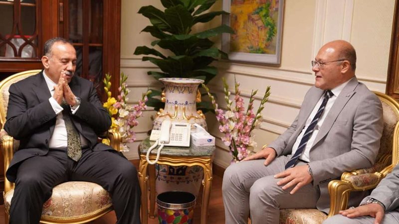النعمانى برفقة محافظ