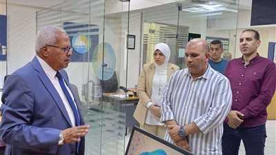 رئيس شركة مياه المنوفية يتفقد مركز خدمة العملاء بفرع الشركة بشبين الكوم