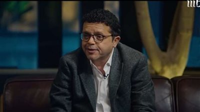 حكاية مجتمعين.. هنيدي يثير نقاشًا حول الفروق بين سكان الكمباوند والمناطق الشعبية