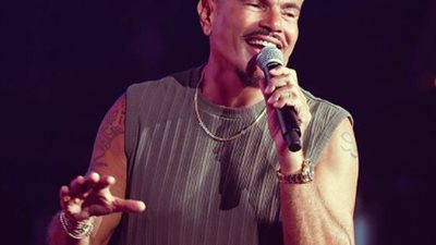 حماس جماهيري غير مسبوق في حفل عمرو دياب بالرياض