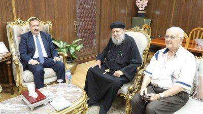 محافظ المنوفية يستقبل وكيل مطرانية بنها وقويسنا لتقديم التهنئة بتجديد الثقة