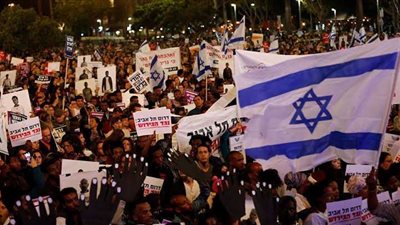 إعلام عبري: مظاهرات في تل أبيب للمطالبة بتوقيع صفقة لتبادل الأسرى