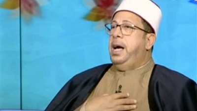 مبارك وخير ماء على الأرض.. هل ماء زمزم يشفي من جميع الأمراض؟. عالم أزهري يجيب