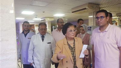 فى جولة مسائية.. نائبة وزير الصحة تتفقد مستشفى سوهاج العام