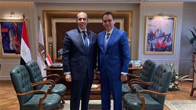 محمود فوزي يستقبل وزير شؤون المجالس النيابية السابق بمقر الوزارة في العاصمة الإدارية