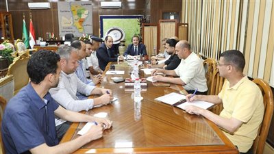 محافظ المنوفية يعقد اجتماعاً موسعاً لمتابعة تطبيق تعريفة الركوب الجديدة لسيارات الأجرة