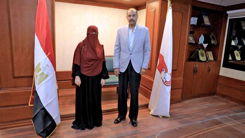 محافظ سوهاج برفقة