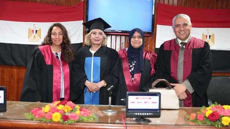 إهام صلاح تنال درجة